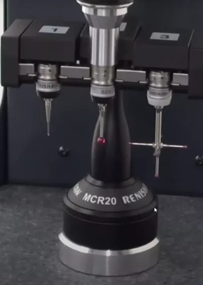 Uchwyt MCR20 z&nbsp;sondami pomiarowymi Renishaw w&nbsp;systemie Deltron CMM