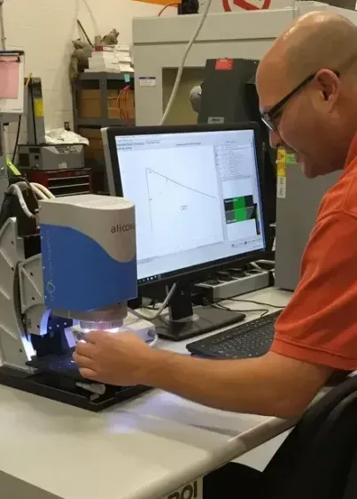 Pomiar narzędzia skrawającego EdgeMasterX – kontrola jakości na hali produkcyjnej