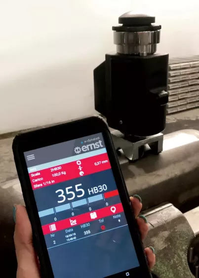 e-Dynatest Ernst – bezprzewodowy pomiar twardości na rurze z&nbsp;odczytem na tablecie