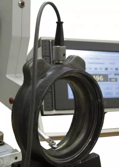 Pomiar twardości elementu pierścieniowego z&nbsp;użyciem twardościomierza Esatest MTR-X Ernst (ESATEST)