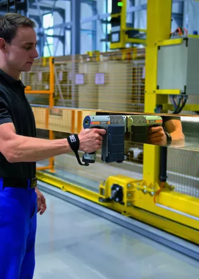 Pomiar grubości powłoki przenośnym miernikiem FISCHERSCOPE XAN500 FISCHER na dużych detalach