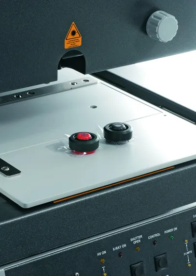 Przełączniki na stoliku pomiarowym – pomiar powłok w&nbsp;FISCHERSCOPE&reg; X-RAY XDL 230 (XRF)