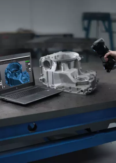 Ręczny skaner 3D HandySCAN BLACK Elite podczas pracy