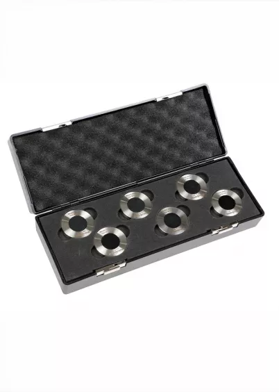 Wzorce twardości Micro IRHD 30–90 Hildebrand – bloczki wzorcowe w&nbsp;walizce