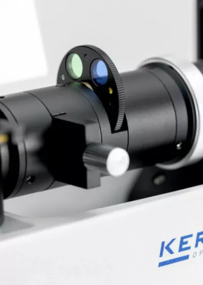 Koło filtrów i&nbsp;elementy optyczne mikroskopu KERN OKM 173 – zbliżenie