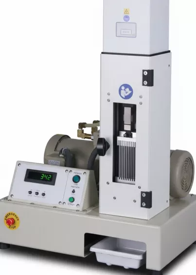 Tenderometr TMS TU widok 3/4 – wytrzymała obudowa splash-proof do pracy 24/7 w&nbsp;środowisku produkcyjnym.