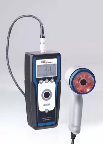 OptiSense PaintChecker Mobile z&nbsp;niebieską głowicą do bezkontaktowego pomiaru grubości powłok