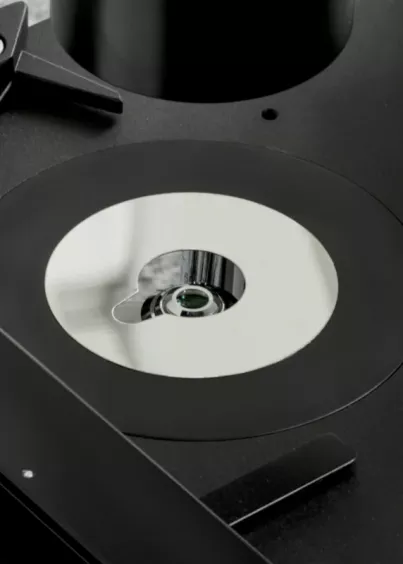 Stolik i&nbsp;otwór obserwacyjny mikroskopu KERN OCM-1