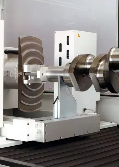 Pomiar wału korbowego w&nbsp;systemie Opticline WMS 1332 firmy JENOPTIK