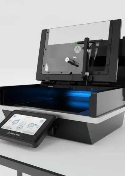 Urządzenie ProDry gotowe do pracy bez podłączenia wody, sprężonego powietrza i&nbsp;wyciągu – instalacja na stole laboratoryjnym