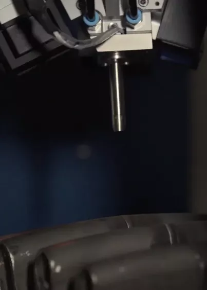 Ramię 6-osiowego robota w&nbsp;systemie GNR Stress-X realizujące ruchy goniometru i&nbsp;precyzyjne pozycjonowanie