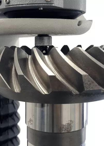 Pomiar twardości na kole zębatym wykonany twardościomierzem AT130D Ernst