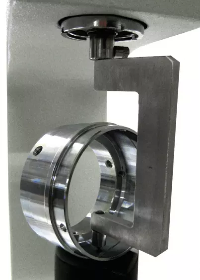 Uchwyt do elementów pierścieniowych w&nbsp;twardościomierzu Ernst NR3 DR