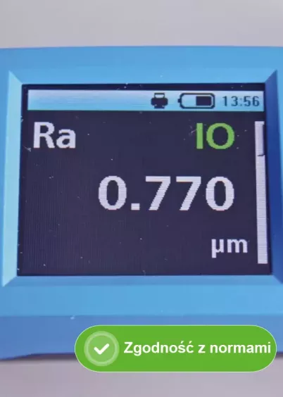 Wyświetlacz z&nbsp;wynikami pomiaru Ra profilometru Waveline W5
