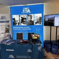 Ekspozycja ITA: banery, stanowisko demonstracyjne i&nbsp;materiały informacyjne – systemy pomiarowe i&nbsp;skanery 3D.