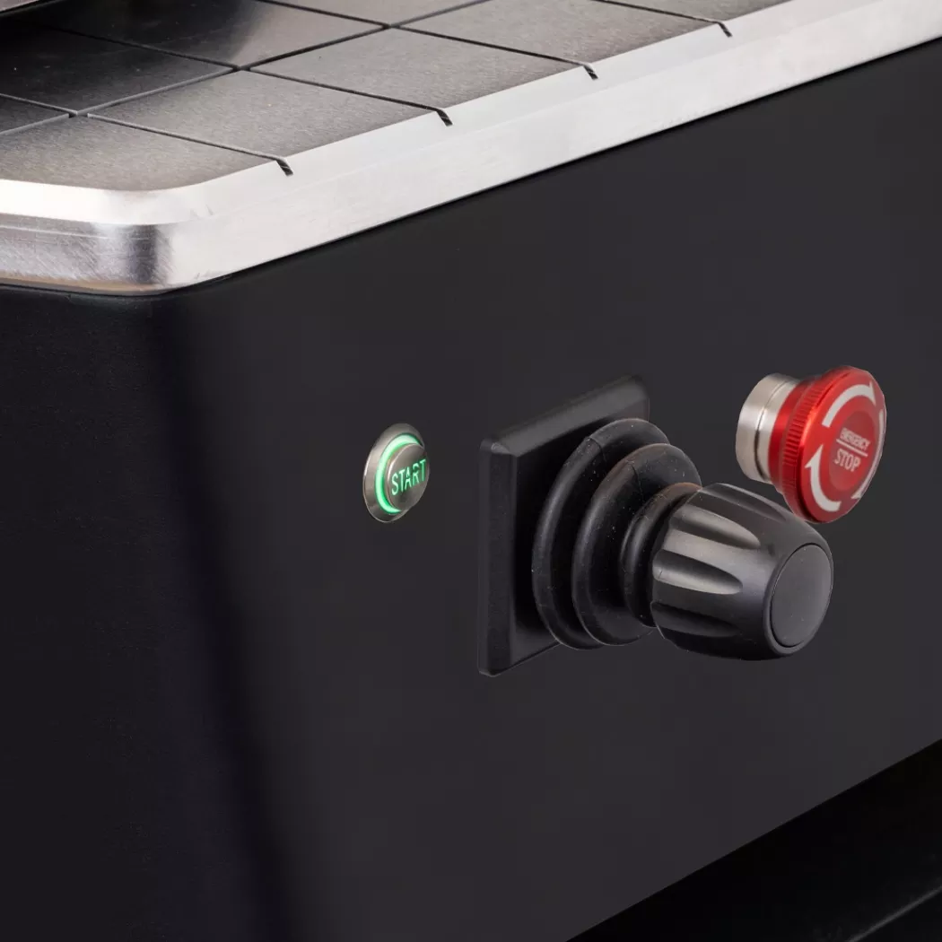 Panel sterowania twardościomierza Rockwella ATI HTR – START i&nbsp;awaryjne STOP