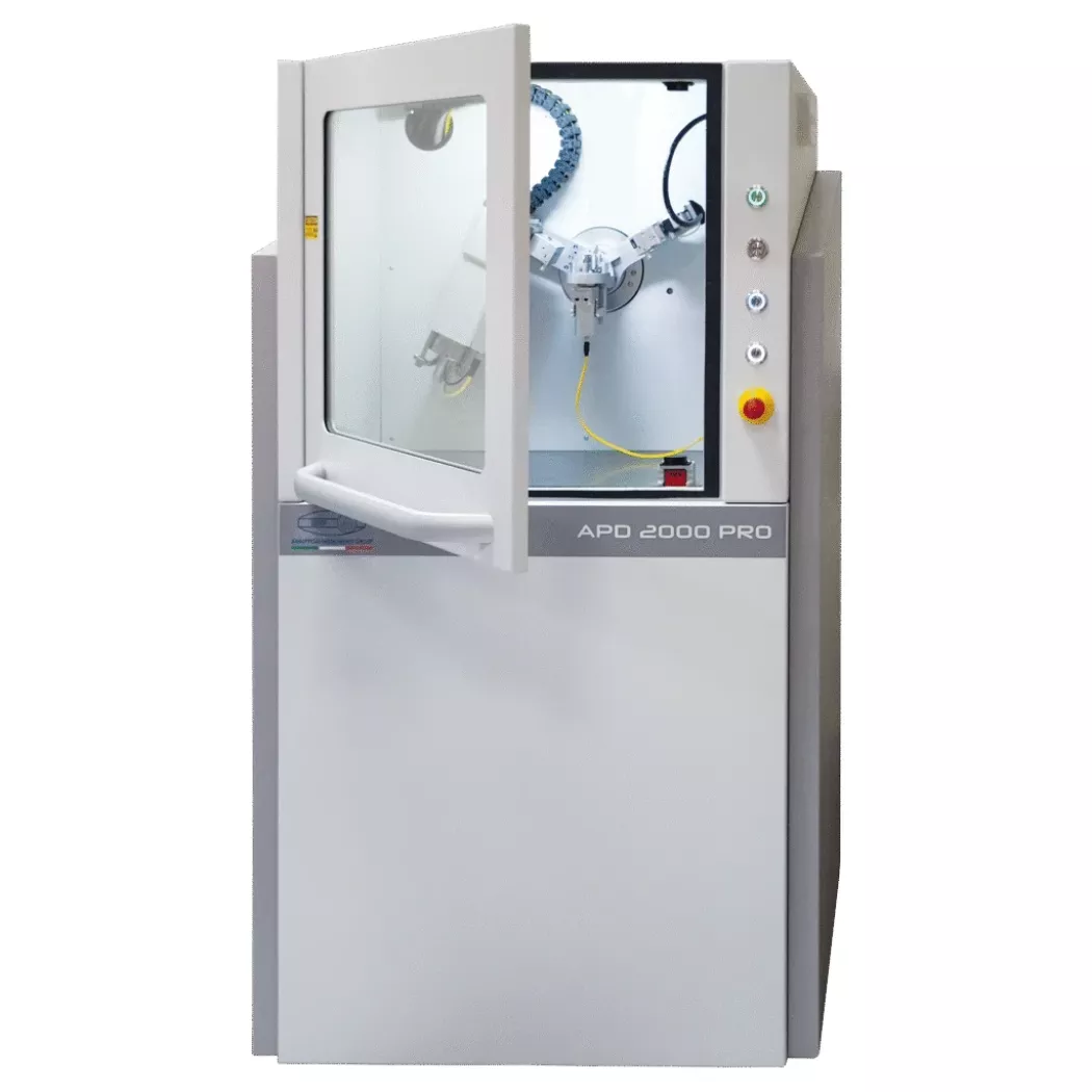 Dyfraktometr rentgenowski APD 2000 Pro GNR – widok urządzenia laboratoryjnego (ITA)