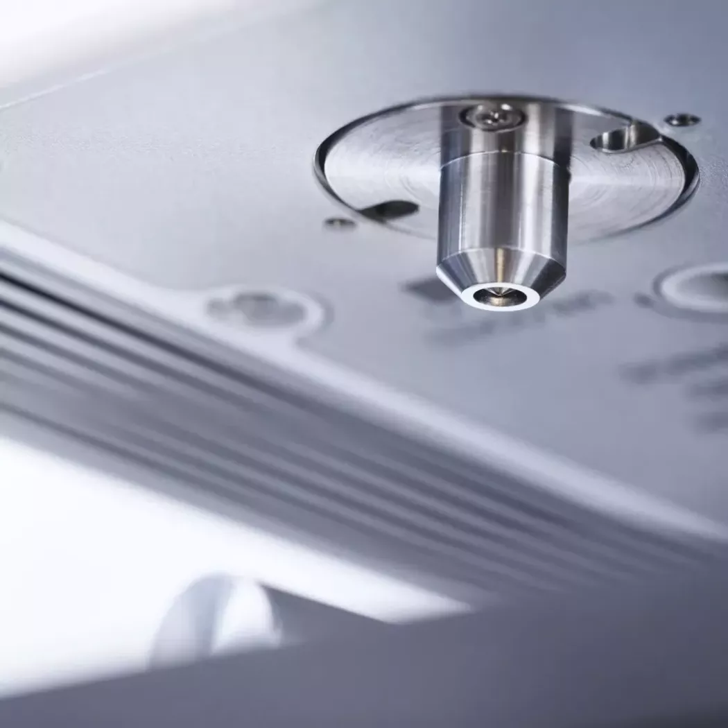 Detal wgłębnika diamentowego do pomiarów twardości – FISCHERSCOPE HM2000