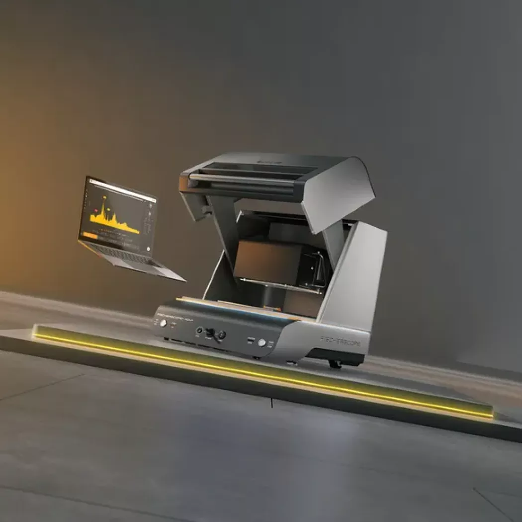 Stanowisko pomiarowe XRF FISCHERSCOPE XDAL z&nbsp;podłączonym laptopem – wizualizacja