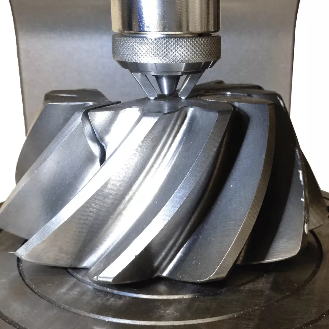 HTD 1500 Ernst – pomiar CHD na detalu o&nbsp;złożonej powierzchni