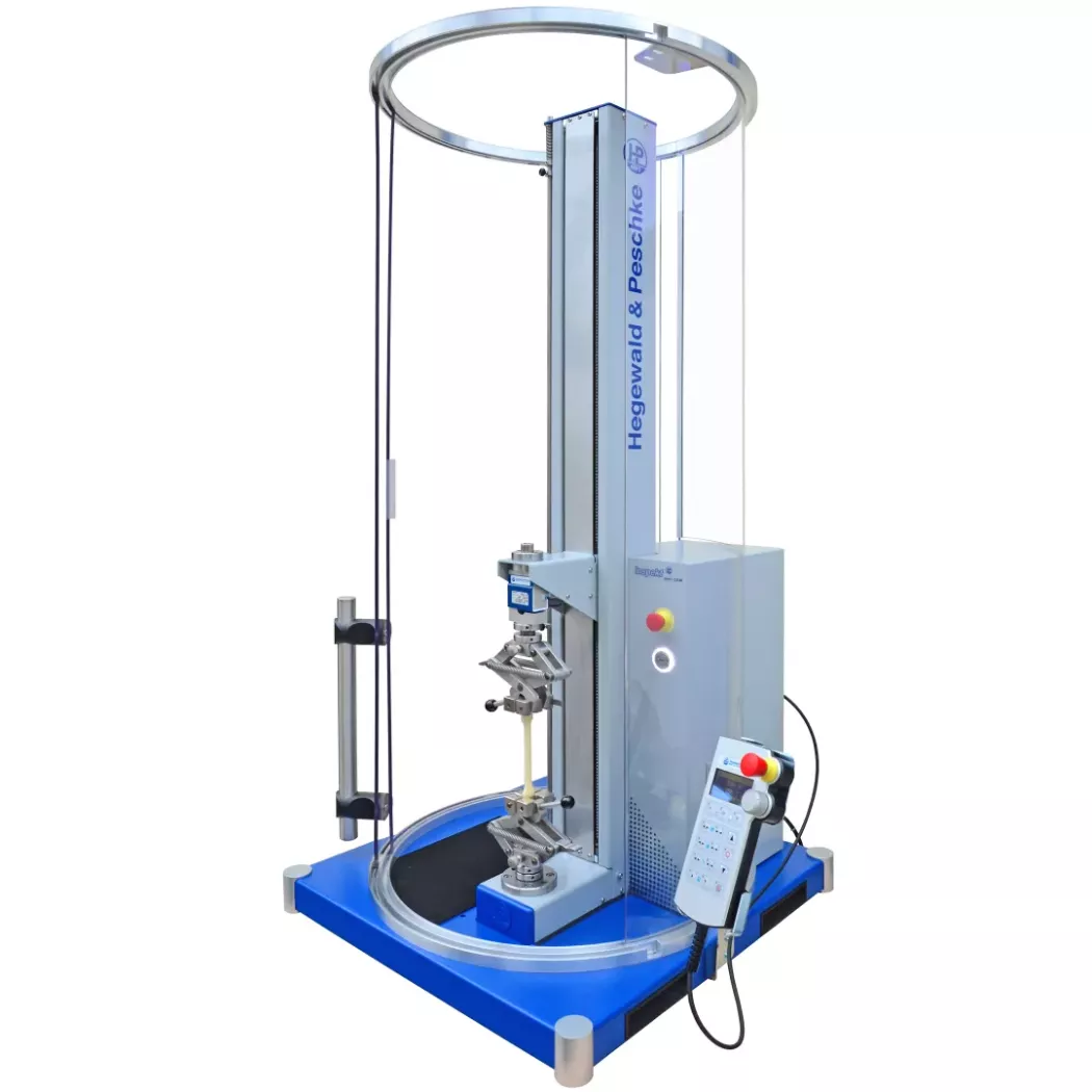 Maszyna wytrzymałościowa Hegewald & Peschke z&nbsp;przezroczystą osłoną