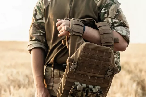 Odzież ochronna/outdoor z&nbsp;materiałów oddychających – znaczenie przepuszczalności powietrza.