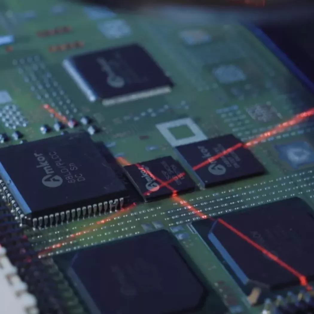 Program kontrolny systemu Phoenix Microme|x Neo podczas badania PCB