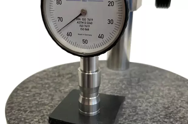 pomiar_twardosci_gumy