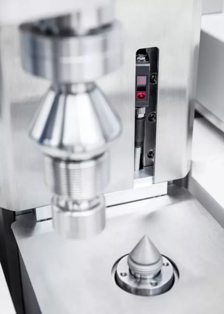 Czujnik wykrywający obecność przedmiotu obrabianego w&nbsp;urządzeniach Opticline