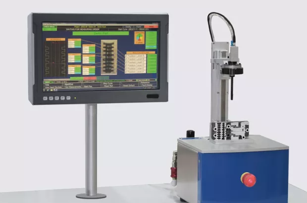 Półautomatyczna stacja SG100 z&nbsp;głowicą pneumatyczną i&nbsp;elektroniką Sirius do pomiaru średnic